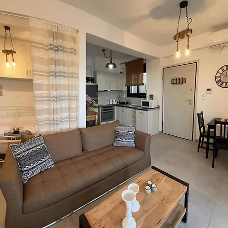 Ionian Hospitality Πολυνοη *